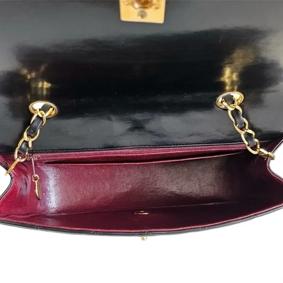 💕VINTAGE CHANEL DIANA BLACK Lambskin Leather 24K Gold-Plated Hardware • SMALL - Picture 11 of 16